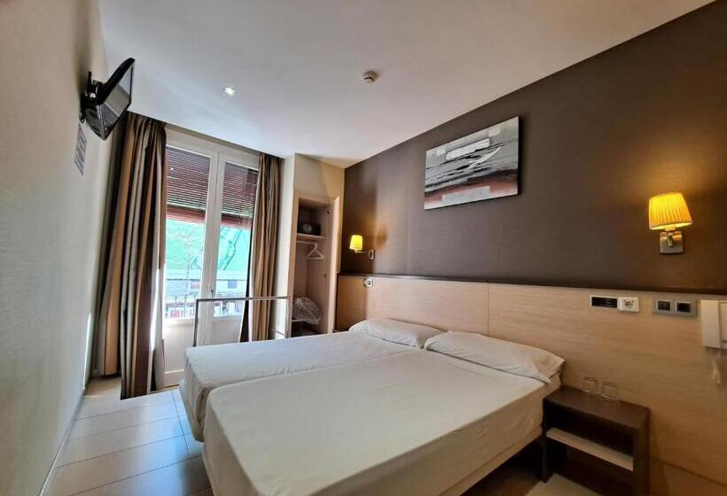 اتاق استاندارد با چشمانداز, Hostal Las Flores Ramblas