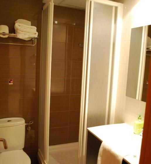 اتاق استاندارد با چشمانداز, Hostal Las Flores Ramblas