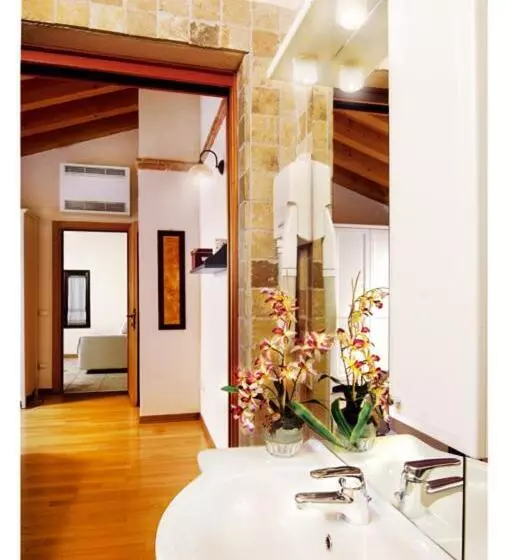 スタンダードルーム, Al Gallo Nero