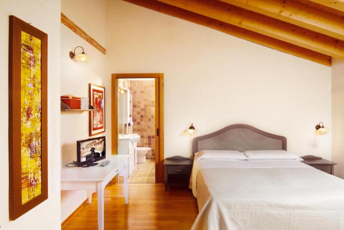 스탠다드 룸, Al Gallo Nero