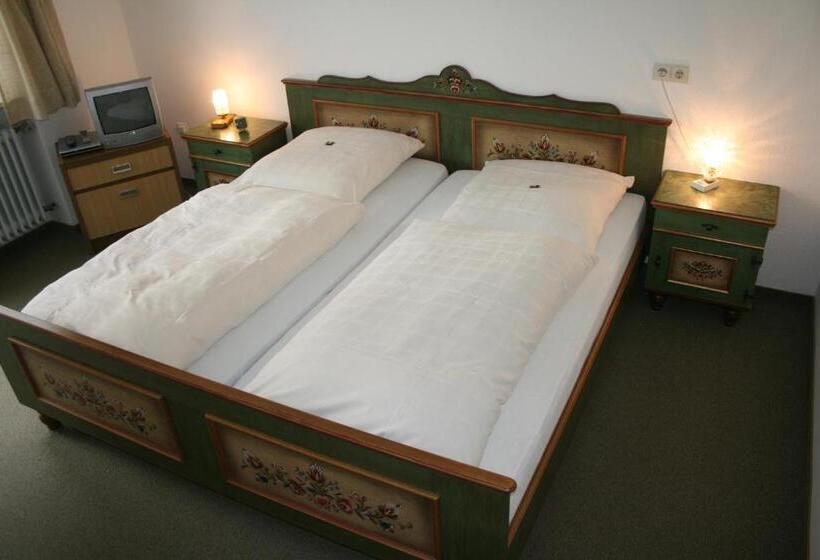 Номер Стандарт Трехместный, Gästehaus Am Berg