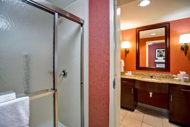 キングサイドベッドのスタンダードワンルーム, Homewood Suites Fredericksburg