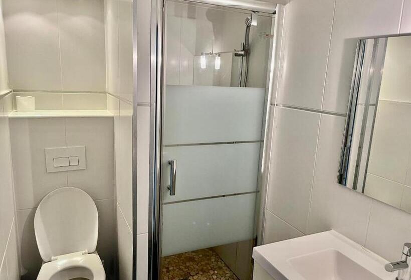 Номер Стандарт, L'Eau Des Collines