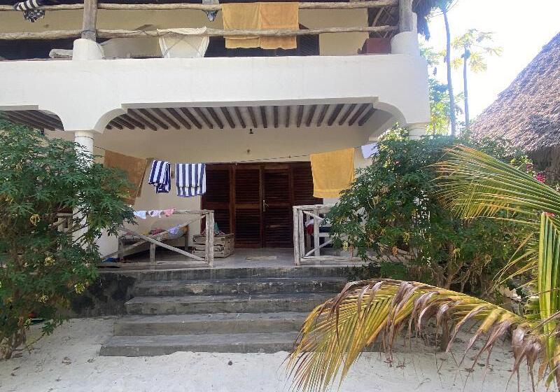 חדר משפחתי, Mbuyuni Beach Village