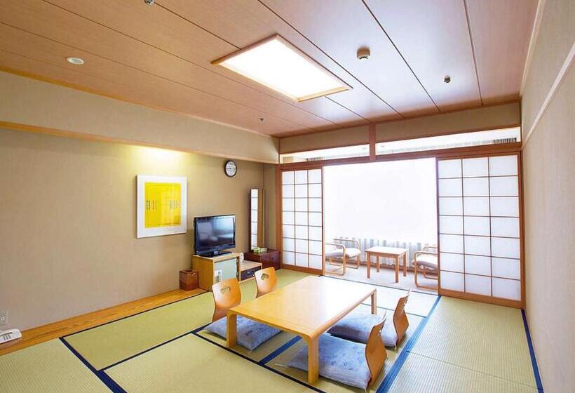 غرفة عائلية, New Greenpia Tsunan