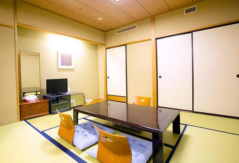 غرفة قياسية ثلاثية, New Greenpia Tsunan