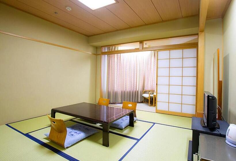 غرفة قياسية ثلاثية, New Greenpia Tsunan