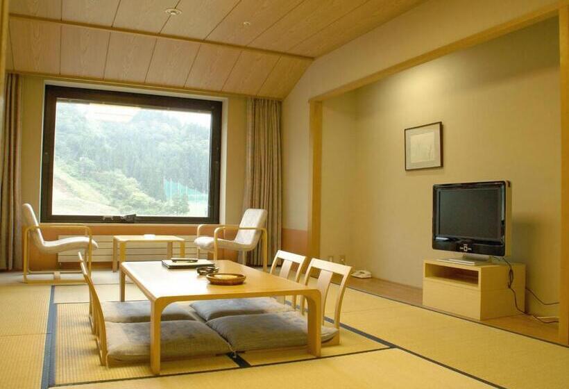 غرفة عائلية, New Greenpia Tsunan