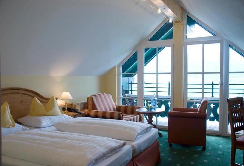 Suite with lake view, Peter