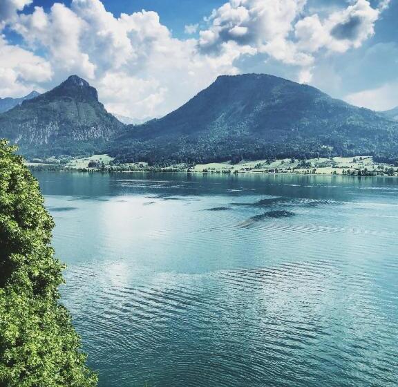 Superior suite with lake view, Peter