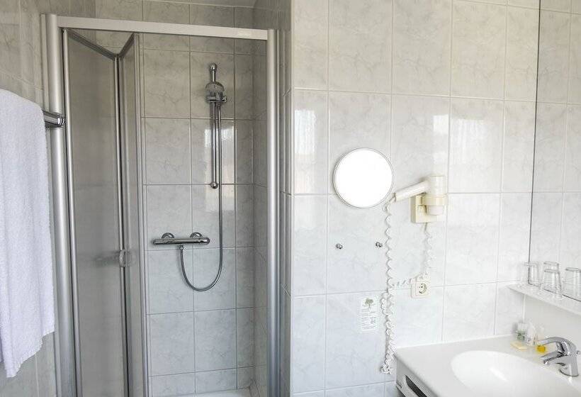 غرفة بيزنس, Raucherhansl