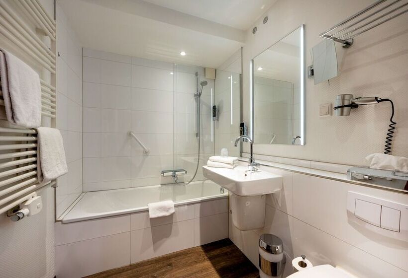 스탠다드 룸, Triton