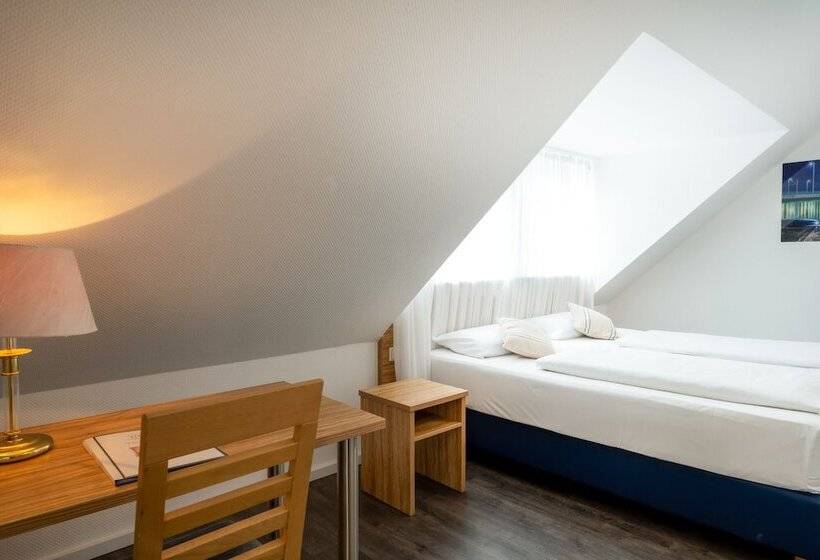 스탠다드 룸, Triton