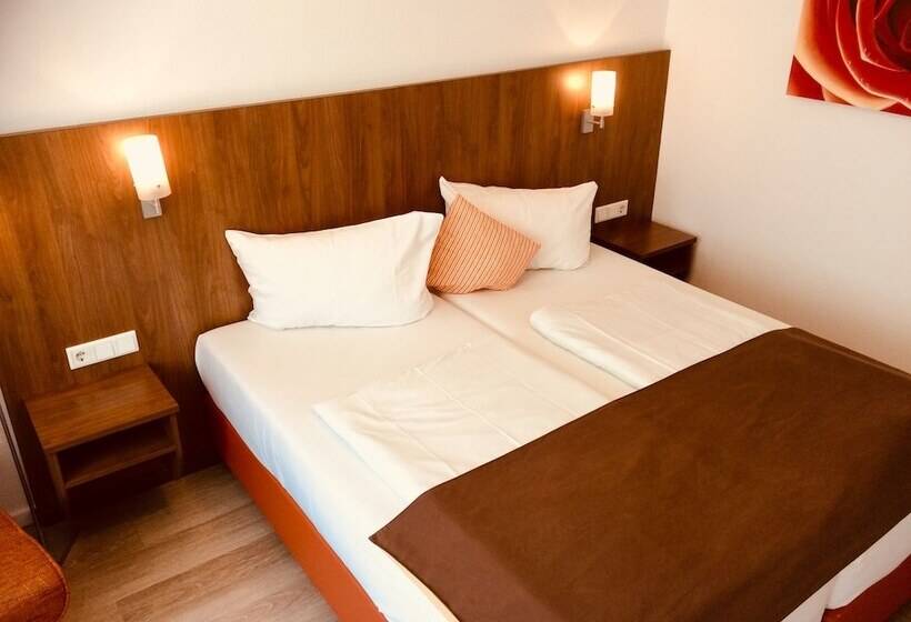 스탠다드 룸, Triton