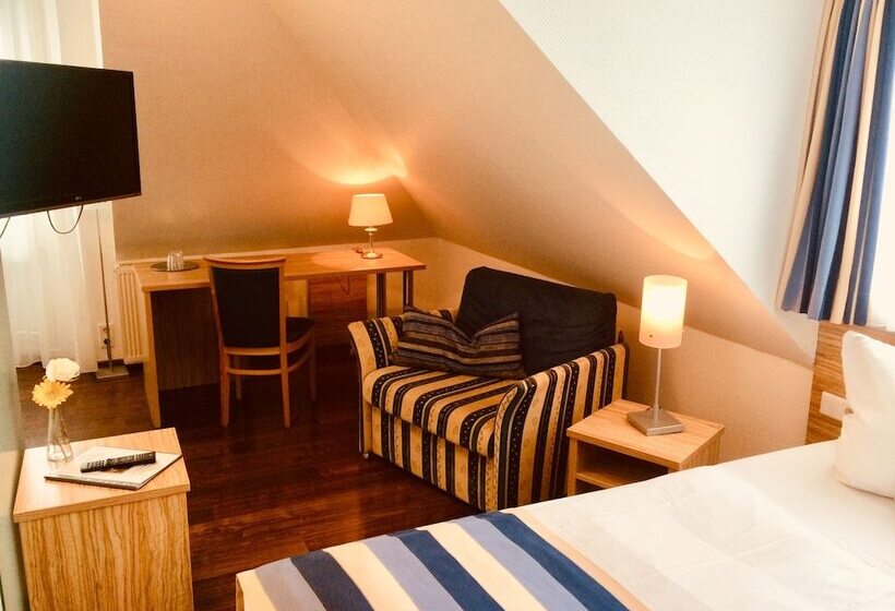 스탠다드 룸, Triton