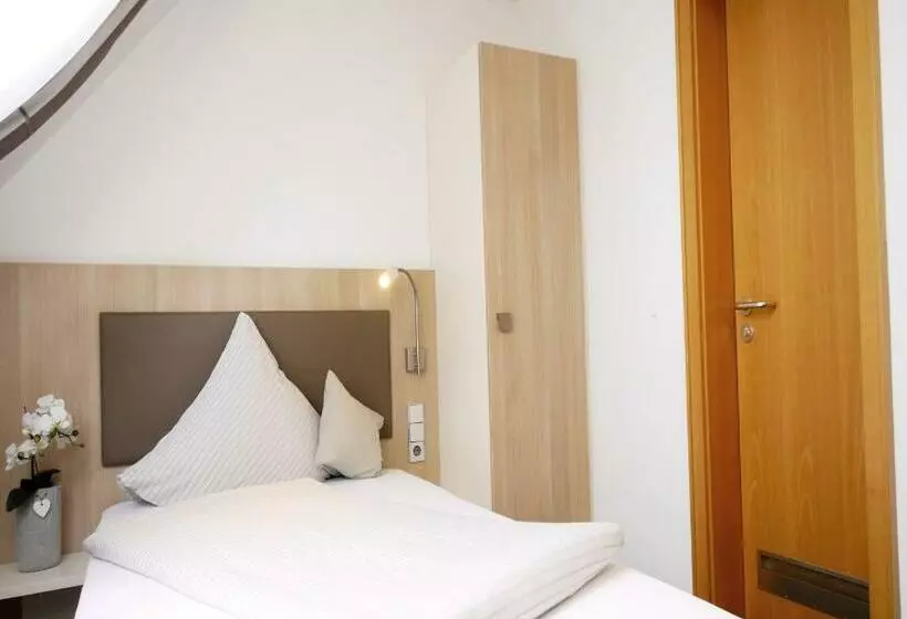 Standard Yhden Hengen Huone, Kohlers Hotel Engel