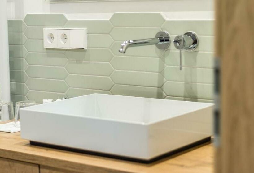 Номер Комфорт, Wirthshof Hotel & Chalets