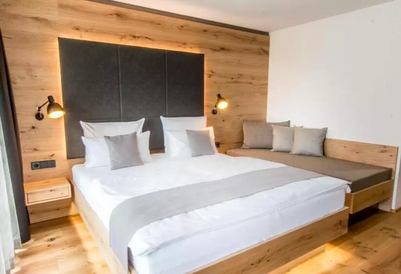 Comfort-huone, Wirthshof Hotel & Chalets