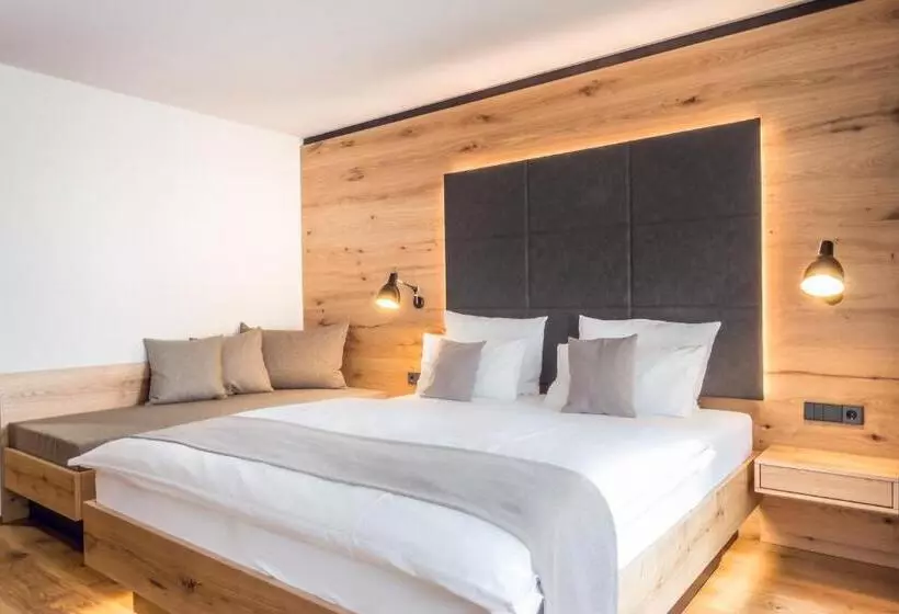 Deluxe-huone Parveke, Wirthshof Hotel & Chalets