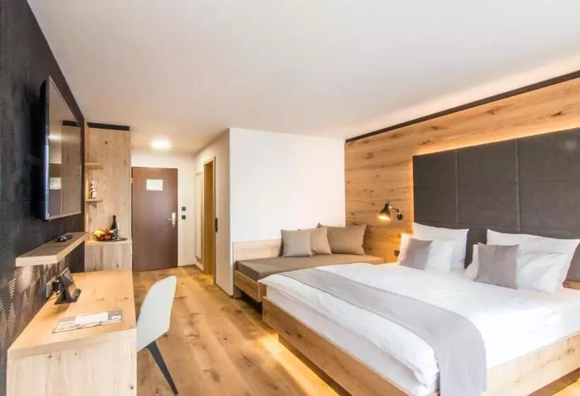 Deluxe-huone Parveke, Wirthshof Hotel & Chalets