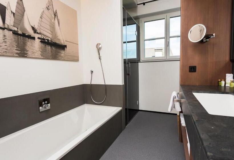 Superior room with lake view, Boutique Hotel Aichinger