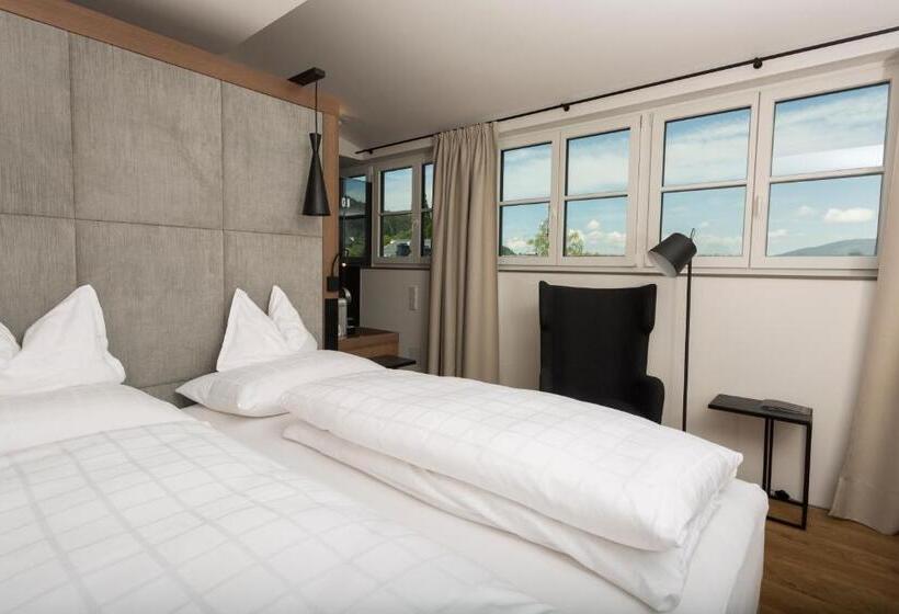 Superior room with lake view, Boutique Hotel Aichinger