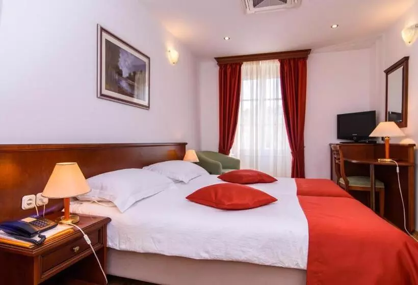 اتاق سوپریور, Heritage Hotel Vila Sikaa