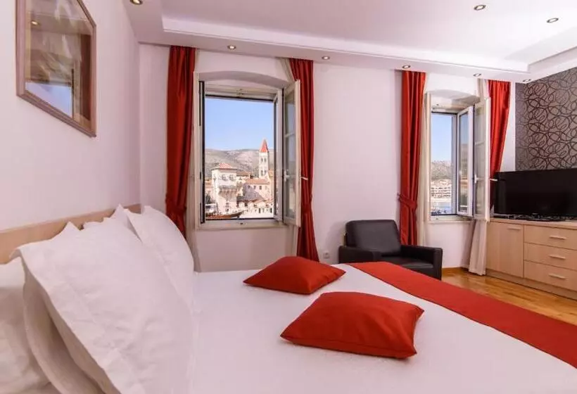 اتاق استاندارد, Heritage Hotel Vila Sikaa
