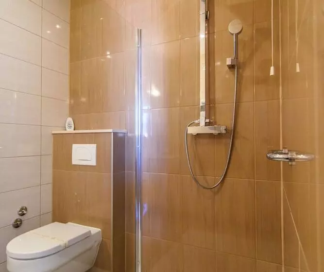 اتاق لوکس, Heritage Hotel Vila Sikaa