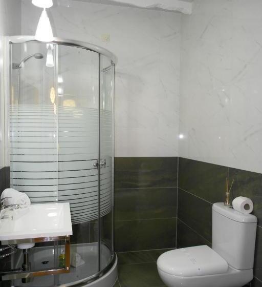 اتاق استاندارد یک نفره, Pensao Central