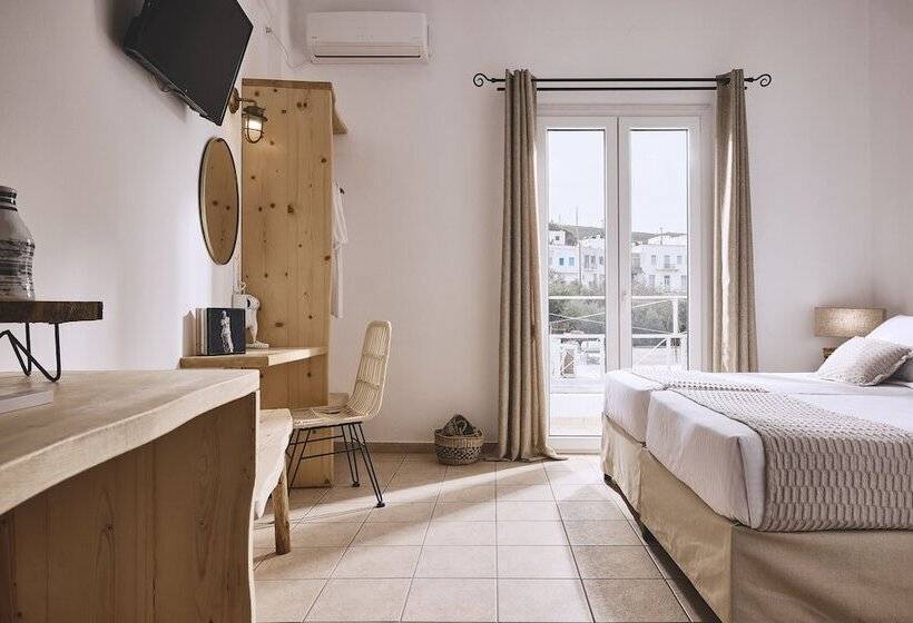 Номер Комфорт, Capetan Giorgantas