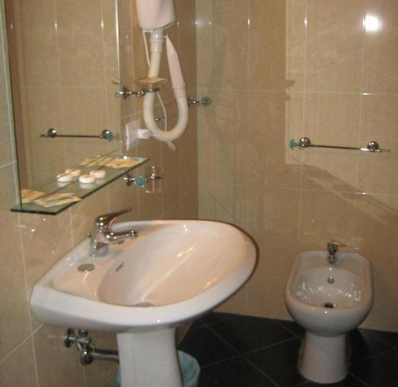 חדר סטנדרט, Ferraro