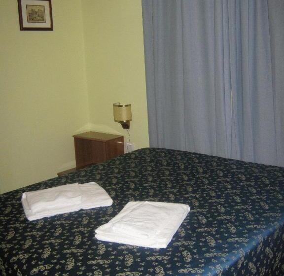 חדר סטנדרט, Ferraro