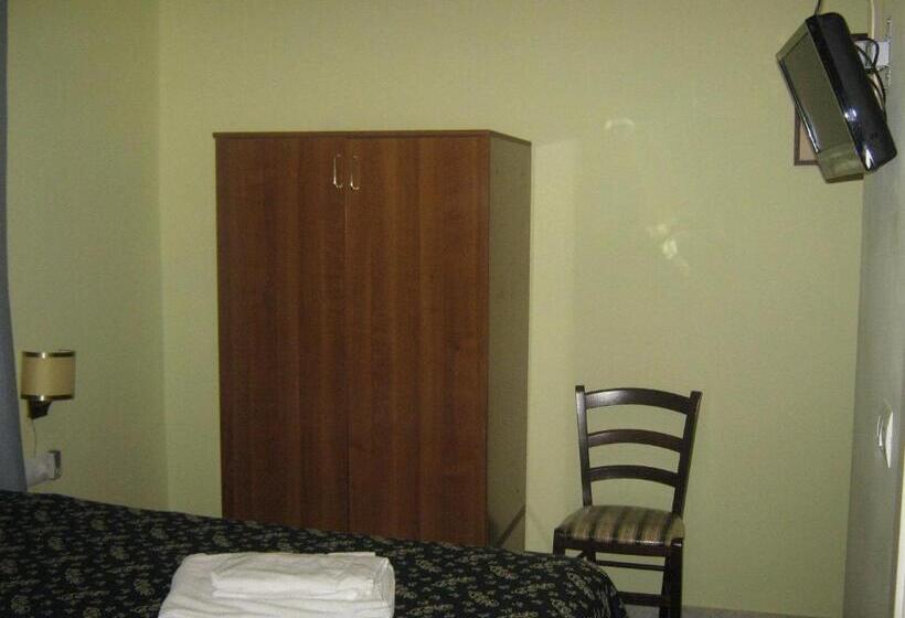 חדר סטנדרט, Ferraro