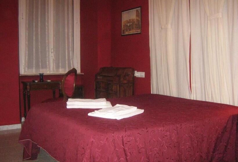 חדר סטנדרט לשלושה, Ferraro