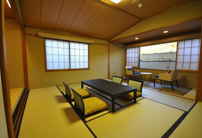 سوییت, Gion Ryokan Karaku