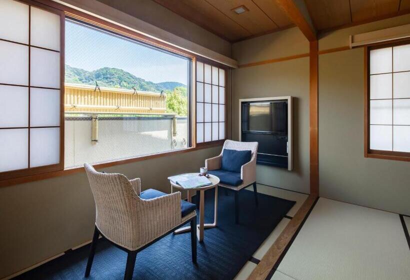 سوییت, Gion Ryokan Karaku