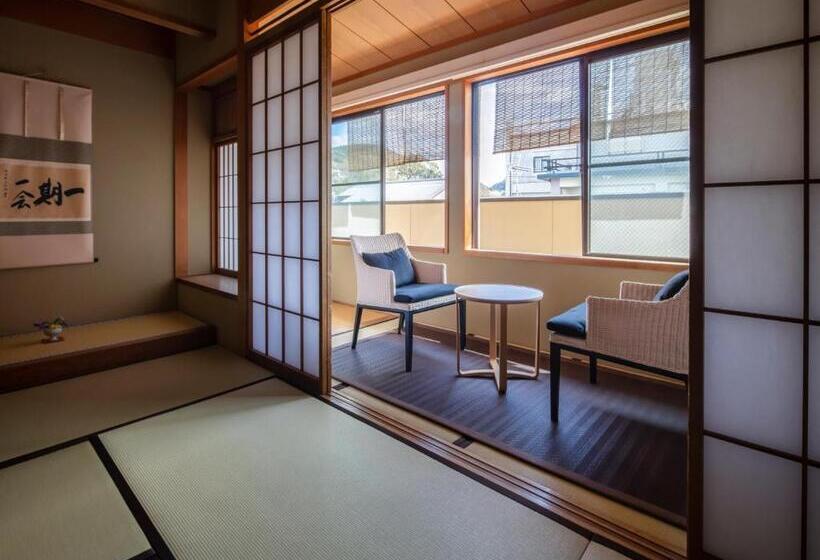 سوییت, Gion Ryokan Karaku
