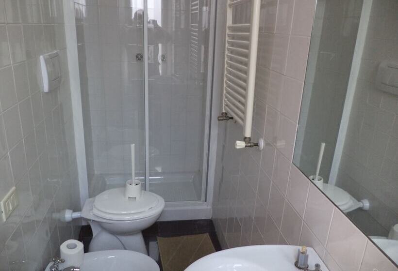 חדר סטנדרט לארבעה, Quo Vadis Roma 2