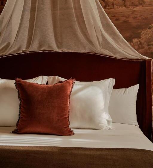 סטודיו דלוקס, Todos Santos Boutique