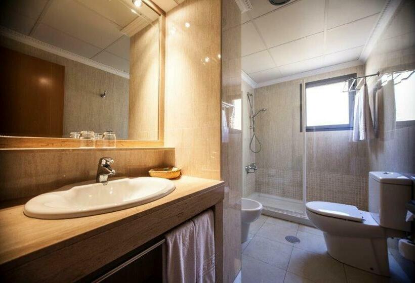 غرفة قياسية, Torreluz Senior