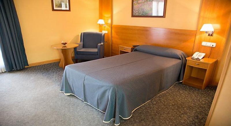 غرفة قياسية, Torreluz Senior