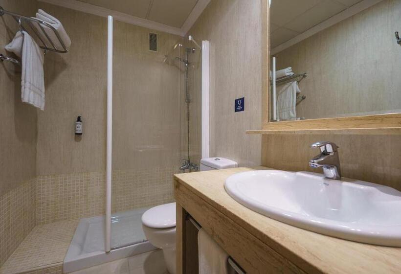 غرفة قياسية مزوَّدة بشُرفة, Torreluz Senior