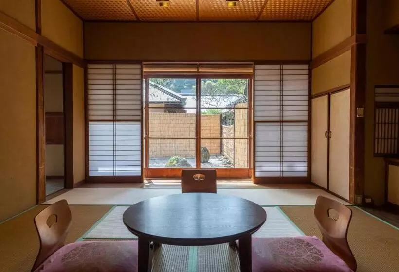 スタンダード４人部屋, Yukairo Kikuya