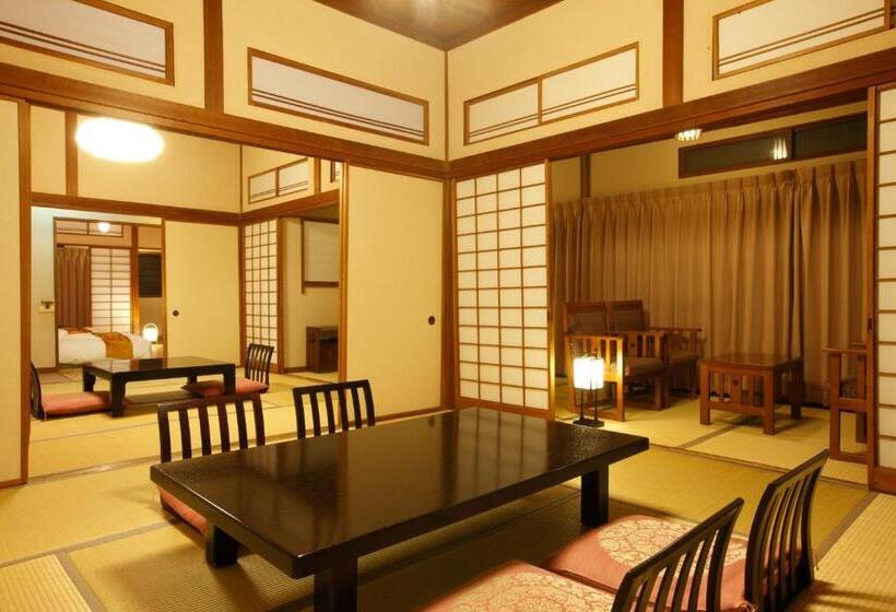 Quarto Familiar, Yukairo Kikuya
