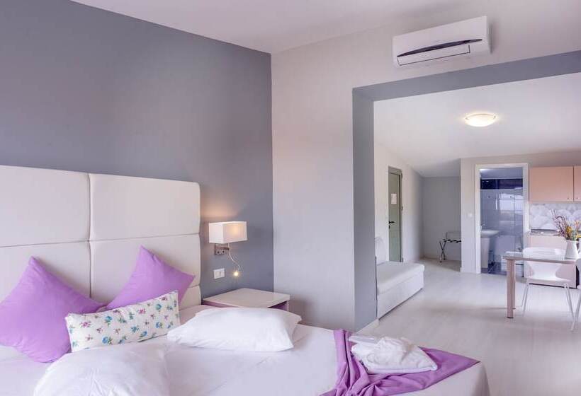 استوديو سوبيريور مطل على البحر, Sunrise Village Hotel   All Inclusive