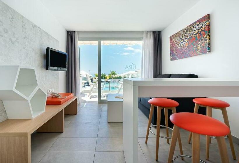 דירת חדר נוף לים, Ura Lara Adults Only