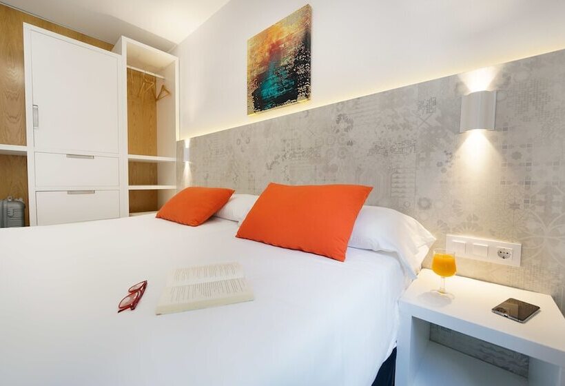 דירת חדר נוף לבריכה, Ura Lara Adults Only