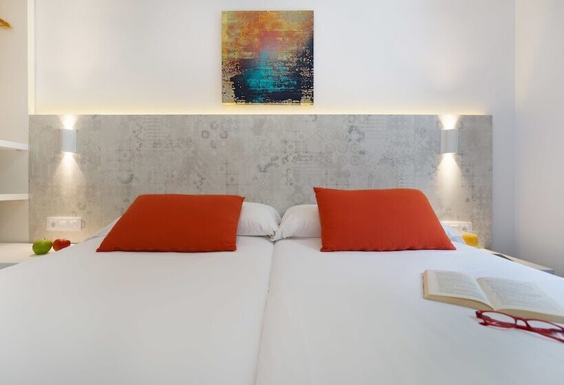 דירת חדר נוף לבריכה, Ura Lara Adults Only