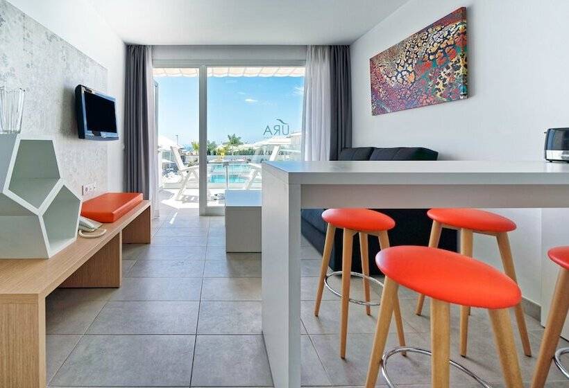 דירת חדר נוף לים, Ura Lara Adults Only